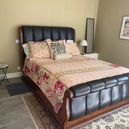 Chateau Couchebout Bed & Breakfast Pugnac