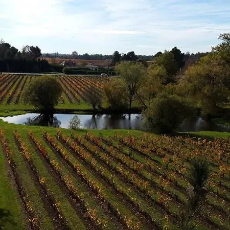 Bed & Breakfast Chateau Couchebout 3*